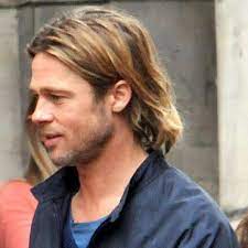 Coiffure Du Jour Brad Pitt Et Ses Cheveux Longs Sur Le Tournage De World War Z Beaute Plurielles Fr Mens Hairstyles Hair Styles Brad Pitt