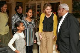 De Rares Photos De L Arrivee De Malia Et Sasha Obama A La Maison Blanche Publiees Malia And Sasha Obama Daughter White House Visit