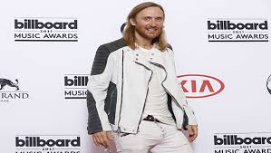 Intitulée this one's for you, cette chanson est interprétée par la suédoise zara larsson. Euro 2016 David Guetta Choisi Pour Composer L Hymne Officiel Linfo Re Sports Football