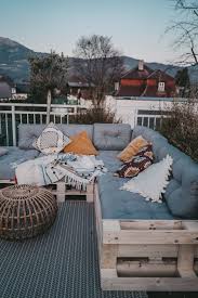 Have you thought about building one but youve got no idea how or … Paletten Couch Fur Die Terrasse Berries Passion
