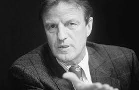 M. Kouchner : « Il faut tout créer au Kosovo »