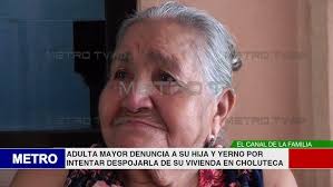 MARVIN SALINAS ENTREGA SILLA DE RUEDA A UN SEÑOR DE LA TERCERA EDAD