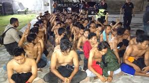 Jurus 8 dan jurus 9 mmfx. Terlibat Tawuran Di Nganjuk 115 Pesilat Psht Dan Pagar Nusa Diamankan