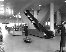 Los Angeles Baldwin Hills Crenshaw Inside May Company Crenshaw Vintage Mall Los Angeles Architecture Vintage Los Angeles