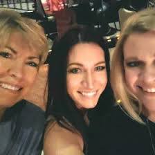 Stephanie Barton's Instagram, Twitter & Facebook