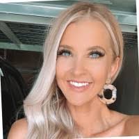 Ashley Cardinal's Instagram, Twitter & Facebook