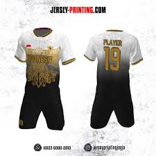 Selain itu, dengan perkembangan teknologi yang menjadikan anaka anak atauorang dewasa pun telah dapat mencari di interney dengan memakai hp yang dibawanya. Jersey Futsal Hitam Putih Motif Pola Burung Garuda Kuning Jersey Printing Bikin Jersey Satuan Murah Full Print
