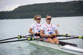 She started rowing at the age of 14 and it was at 18 that she began the first international competitions. Tczv Uq4niaxgm