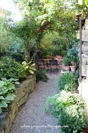 Ein Schweizer Garten Ein Schweizer Garten Septemberlicht Backyard Garden Layout Backyard Urban Garden