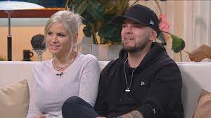 Metzker viki látványos vacsorával várja vendégeit, akik hajón érkeznek a nyuszilány otthonába. Parja Megkerte Metzker Viki Kezet Ime A Lanykeres Reszletei