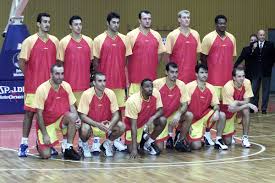 *** galatasaray 2015/16 errick mccollum şafak edge blake schilb sinan güler doğukan şanlı göktürk ural vladimir micov goksenin köksal servet *** galatasaray 2015/16. Fanatik Basket On Twitter 2002 03 Sezonundaki Galatasaray Basketbol Takimi Kadrosu Hangi Basketbolculari Hatirliyorsunuz