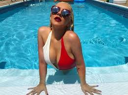 Photos Christina Aguilera Alerte A La Bombe En Mode Femme Fatale A La Piscine