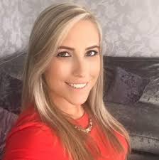 Mum-of-three cruelly dumped by fiance after getting Dynamo 'moonface' due  to debilitating Crohn's disease