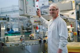 Le conducteur de ligne prépare, organise et contrôle les activités des installations constituant une ligne de production ou de conditionnement complète. Conducteur De Machine De Conditionnement L Espace Pedagogique Des Produits Laitiers