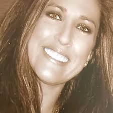 Desiree Chacón-Dickinson (@desiree_socalrealtor) • Instagram photos and  videos