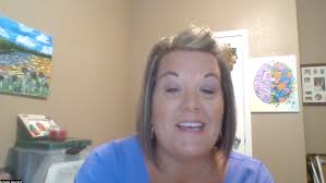 Photographer comes out of retirement to pay for wife's Alzheimer's care