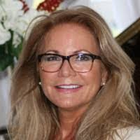 Regina Tilton's Instagram, Twitter & Facebook