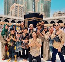 King of youtube di indonesia, atta halilintar, selalu bergaya bak raja. Keluarga Atta Halilintar Terjebak Banjir Di Malaysia Okezone Celebrity