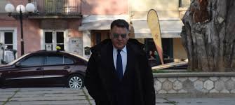 Βρηκα το κατω μερος του ελικοπτέρου που ηταν τρυπιο απο τις σφαιρες. Epi8esh Koygia Kata Pantwn Eisaggeleis Mme Kapoytzidhs Kai Paroysiastria Poy Apokalei Kyria Ths Mykonoy The Faq