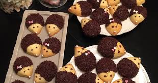 Pour 16 Herissons 120g De Beurre 100g De Sucre Glace 1 Sachet De Sucre Vanille 50g De Poudre D Amande 350g De Fondue Au Chocolat Poudre Amande Perle En Sucre