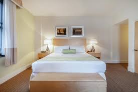 Booking Com Hotel Pennsylvania New York Usa 40475 Guest Reviews Book Your Hotel Now Affordable Rooms Bedroom Hotel Hotel