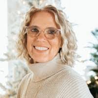 Erin Stieber's Instagram, Twitter & Facebook