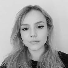 Millie Holland's Instagram, Twitter & Facebook