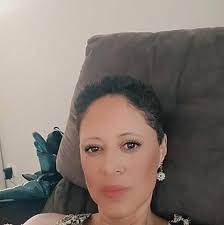 Creme Facial Teatrical Antirruga! 🙂🌺💁 Garanta o seu na loja mais  próxima! Compre também pelo site: americanas.com.br/produto/90819851