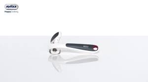 It's also very safe thanks to the lid lifting magnet. Zyliss Safe Edge Can Opener Youtube