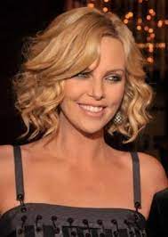 Charlize Theron Bob Haircut Back Google Search By Falpal Charlize Theron Short Hair Charlize Theron Hair Back Of Bob Haircut