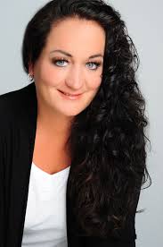 Melanie Kaminski's Instagram, Twitter & Facebook