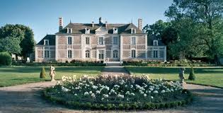 Decouvrez Le Chateau De La Missonniere Visitez Le Chateau La Chapelle Les Douves Et Profitez D Une Balade Agreable Dans Le Loire Castle In This Moment