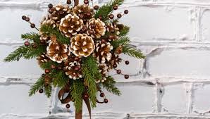 This diy christmas decoration takes a little more effort than your average paper chain but it sure looks effective. Easy Diy Christmas Decorations Home Facebook