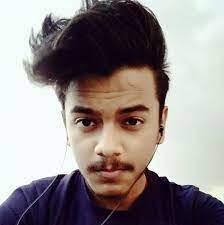 Jacqui Kuzmin's Instagram, Twitter & Facebook