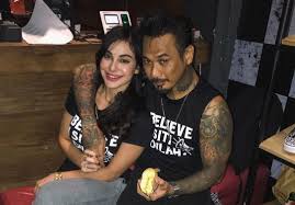 Dikenal sebagai model, nama nora alexandra makin familer saat dipersunting oleh jerinx sid pada desember 2019 lalu. Jengah Sering Dijahati Keluarga Suami Mantan Istri Aliff Alli Curahkan Perasaannya Nora Alexandra Gue Ada Bukti Kok Semua Halaman Grid Fame