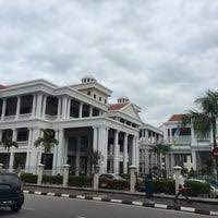 Mahkamah agung merupakan sebuah lembaga tinggi yang membawahi berbagai badan peradilan. Kompleks Mahkamah Tinggi Pulau Pinang Penang High Court Kompleks Mahkamah Pulau Pinang
