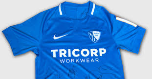 Der vfl tarif ist dabei sicher nicht nur für fußballfreunde interessant. Ein Teamsigniertes Trikot Und Ball Des Vfl Bochum Verschenken