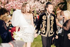 Kim and kanye will marry at forte di belvedere, a private venue that will prevent wedding crashers because it is an actual fort. The Versailles Wedding Kim And Kanye Couldn T Get Wedded Wonderland