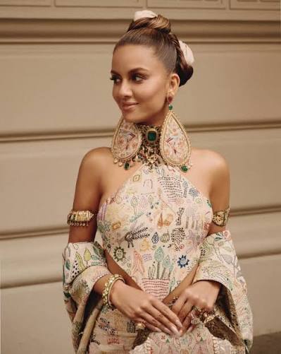 Ancient artistry meets conscious couture. Natasha Poonawalla redefines sustainable luxury in 500-year-old Kantha embroidery on repurposed muga silk- where heritage meets high fashion at The King's Trust Global Gala. # NatashaPoonawalla ...