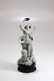 The genus musa is divided into two sections: Norton Maza Reconocido Artista Visual Crea Estatuilla De Premios Musa