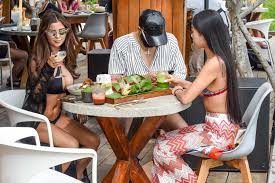 It's been revealed that instagram sensation demi rose is dating dj chris martinez. Demi Rose Stuns In A Black Bikini While Out To Lunch With Boyfriend Chris Martinez In Tulum Mexico 140119 13
