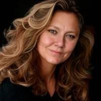 Anna Bredahl's Instagram, Twitter & Facebook