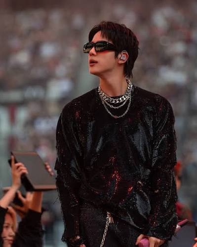 Style | JIN VÀ RM (BTS) MANG TINH THẦN GUCCI LÊN SÂN KHẤU “ARIRANG Trong hai đêm diễn của BTS WORLD TOUR "ARIRANG" tại Paris, Jin và RM cùng lựa chọn những