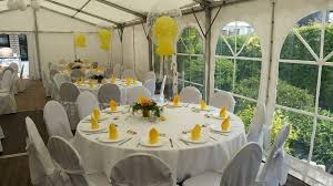 Unser tischdeckenverleih bietet ihnen dazu eine große auswahl an. Hochzeit In Salzgitter Tisch Stuhlhussen Mutz Zeltverleih