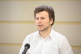 Aici ar trebui date pensiile speciale, la baza piramidei! Pas Despre Pensia MinimÄƒ De 2000 Lei AnalizÄƒm Mai Multe MÄƒsuri Pentru A Asigura Echitate Tribuna Md