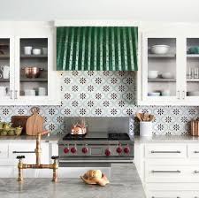 Design your new kitchen like a professional designer and everyone gazing at your new kitchen with these amazing new kitchen tile trends and kitchen design trends. 20 Chic Kitchen Backsplash Ideas Tile Designs For Kitchen Backsplashes