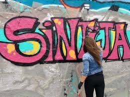 Ketimbang menguras isi dompetmu, ada baiknya kamu mencoba berkreasi dengan membuat hiasan kamar tidur sendiri. Cara Membuat Graffiti Nama Di Kertas Dan Tembok Yang Gampang Buat Pemula Cobain Kuy Diadona Id