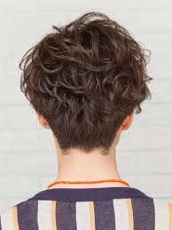 クセになるウェーブパーマ hair hairstyle hairstyle hombres pelo color pelo corto hombre pelo corto mujer cabelos mistos cabelo raspado curto cabelo curto encaracolado