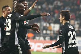 Van der vaart, beşiktaş söylentilerini değerlendirdi, bunlar gerçek değil. Kagawa Gibt Besiktas Debut Und Macht In 3 Minuten Gleich Direkt 2 Tore Watson