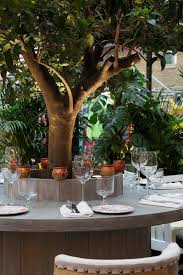 Unser ansprechender außenbereich ist bei warmem wetter besonders einladend. Casa Simples Restaurant Im Freien Garten Restaurant Cafe Im Freien